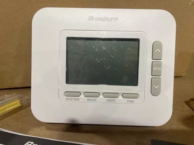 3 Heat/2 Cool, Non-Programmable Multi-Stage 24 V Heat Pump/Conventional Thermostat